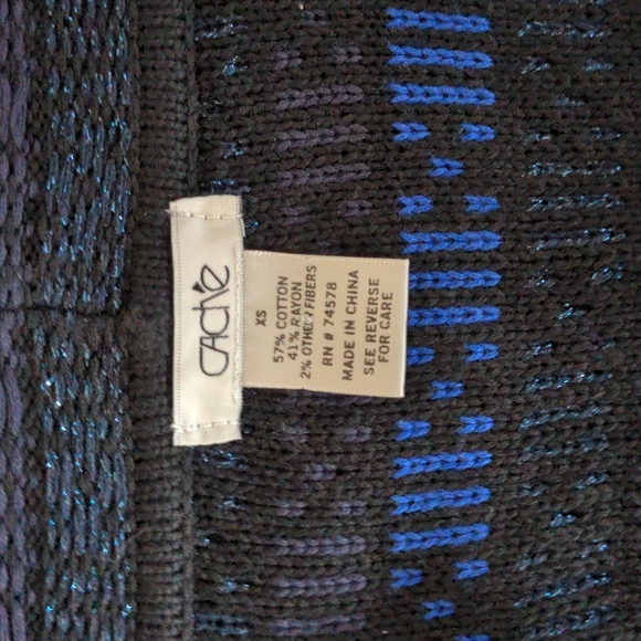 Cache Sweater - Picture 7 of 9